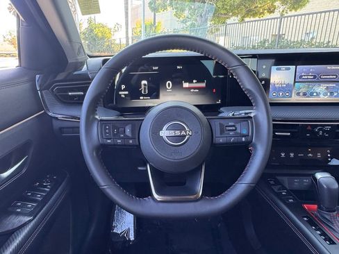 Certified 2025 Nissan Kicks SR FWD image 14