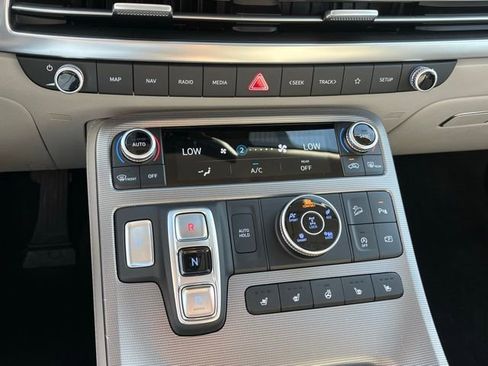 Used 2024 Hyundai Palisade Calligraphy image 23