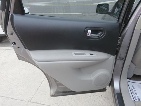 Used 2012 Nissan Rogue SV w/ Premium Pkg image 28