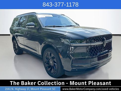 Used 2025 Lincoln Navigator Reserve w/ Jet Appearance Package AWD/4WD image 3