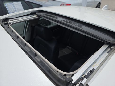 Certified 2023 Honda Civic Touring image 4
