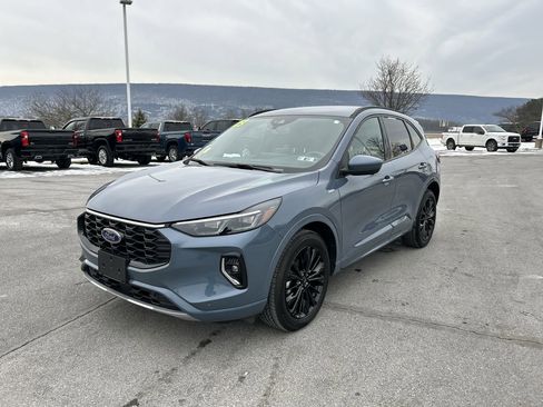 Used 2023 Ford Escape ST-Line Elite image 3