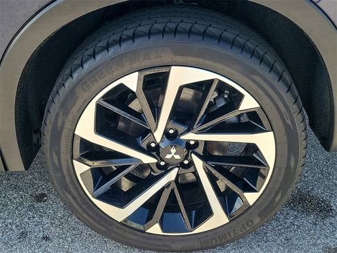 Used 2024 Mitsubishi Outlander SE Black Edition image 13