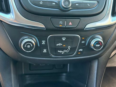 Used 2023 Chevrolet Equinox LT FWD image 20