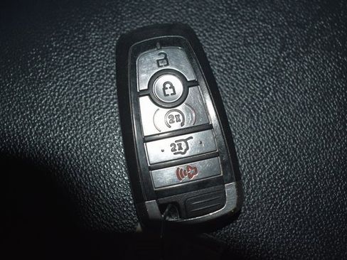 Used 2023 Ford Expedition Max XLT image 34