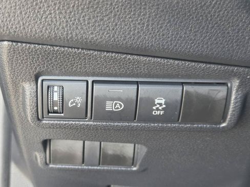 Used 2026 Toyota Corolla Cross LE FWD image 25