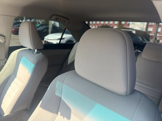 Used 2017 Toyota Camry LE FWD image 9