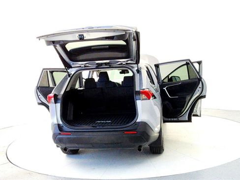 Certified 2022 Toyota RAV4 LE image 11