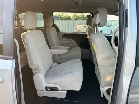 Used 2012 Dodge Grand Caravan SE image 15
