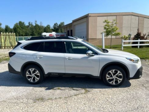 Used 2021 Subaru Outback Touring XT AWD/4WD image 3
