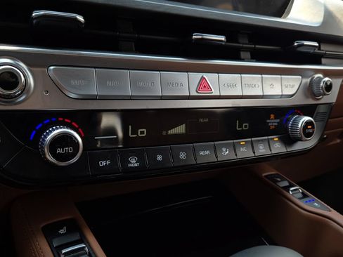 Used 2025 Kia Telluride EX X-Line AWD/4WD image 16