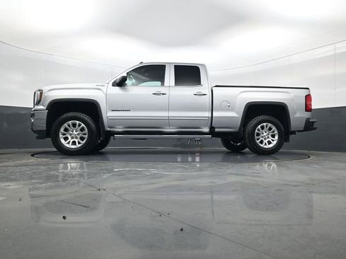 Used 2017 GMC Sierra 1500 SLE w/ SLE Value Package image 29