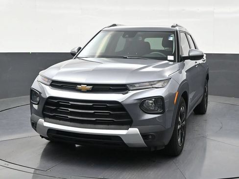 Used 2021 Chevrolet TrailBlazer LT w/ Convenience Package FWD image 8