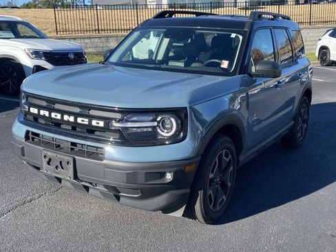 Used 2022 Ford Bronco Sport Outer Banks w/ Tech Package image 2