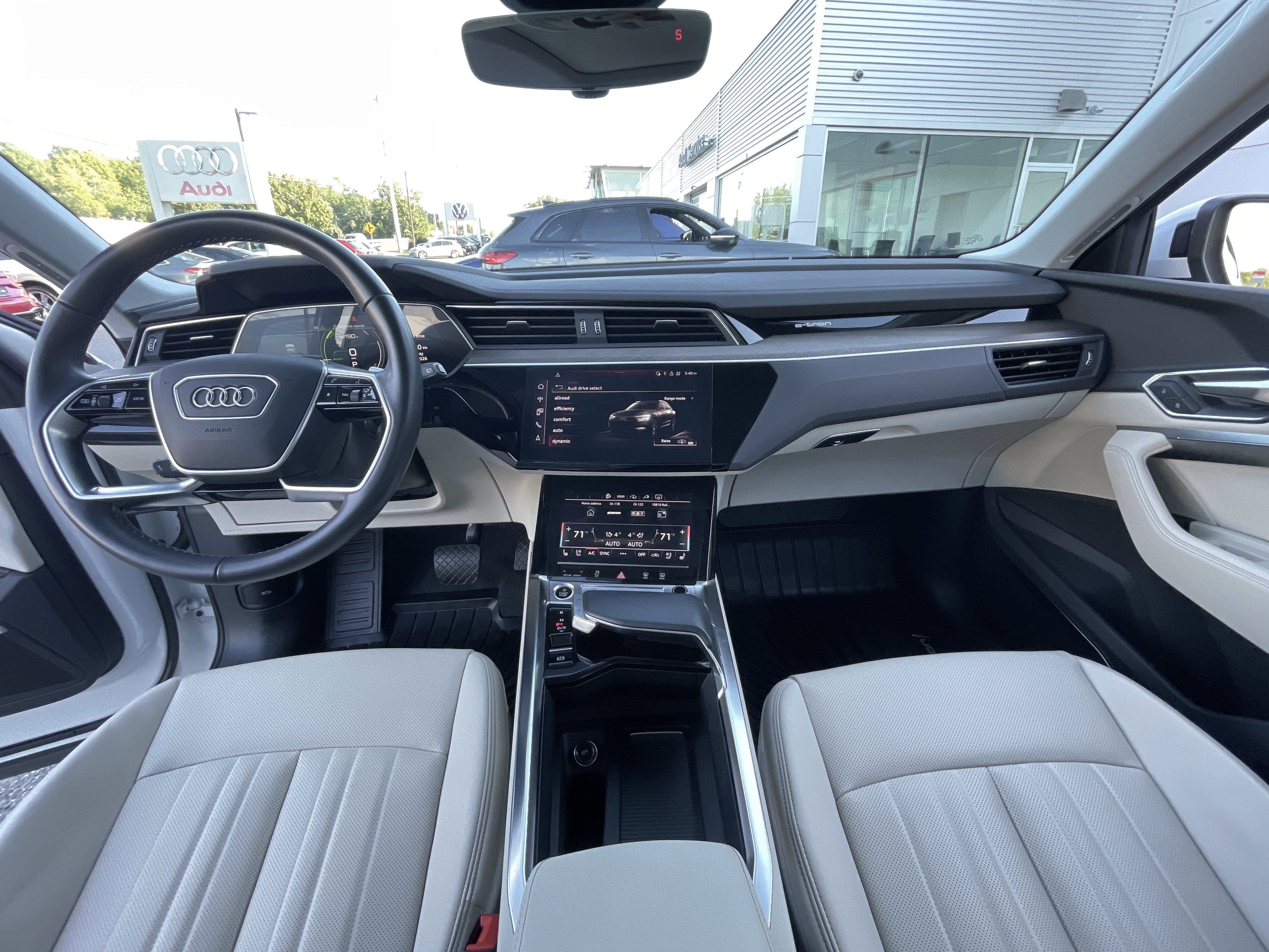 Certified 2024 Audi Q8 e-tron Premium Plus w/ Premium Plus Package AWD/4WD image 8