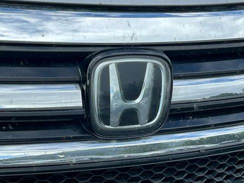 Used 2018 Honda Pilot Touring image 10