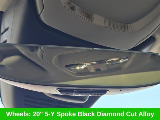 Used 2023 Volvo XC60 B5 Plus w/ Climate Package AWD/4WD image 28
