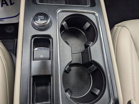 Used 2025 Lincoln Corsair FWD w/ Equipment Group 101A image 20