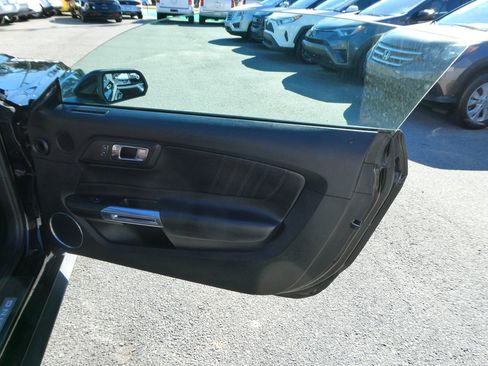Used 2016 Ford Mustang Premium image 24