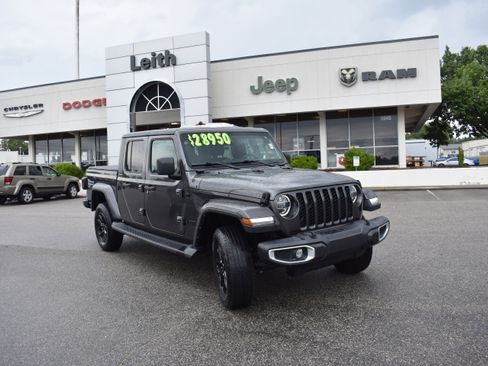 Used 2022 Jeep Gladiator Sport AWD/4WD image 1