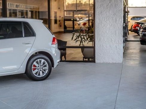 Used 2016 Volkswagen Golf S image 52