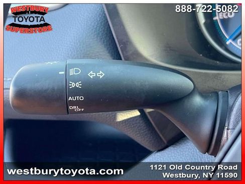 Used 2025 Toyota RAV4 XLE image 27