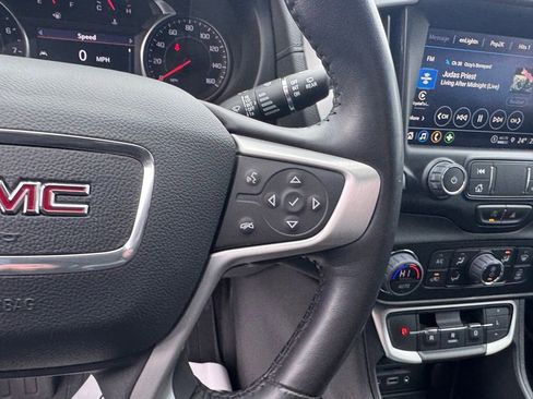 Used 2022 GMC Terrain SLT w/ Tech Package image 18