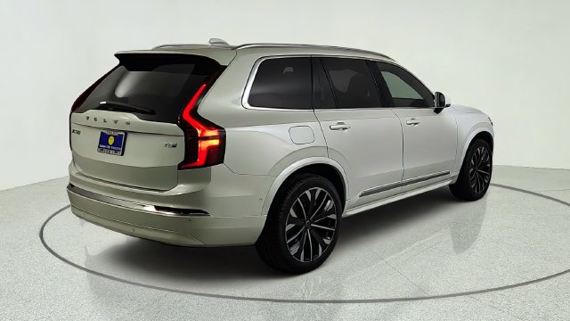 New 2026 Volvo XC90 T8 Plus w/ Protection Package AWD/4WD image 7