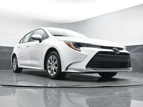 New 2026 Toyota Corolla LE FWD image 28
