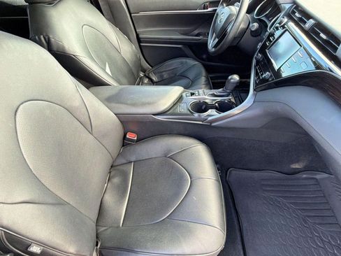 Used 2019 Toyota Camry LE FWD image 34