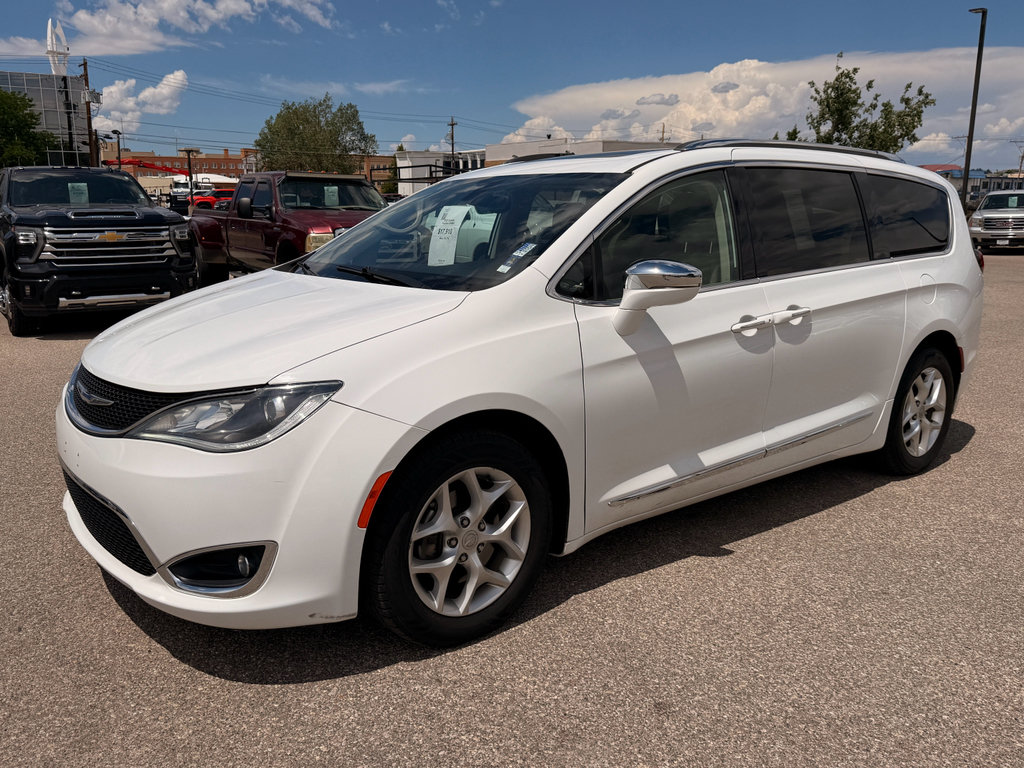 Used 2020 Chrysler Pacifica Limited FWD image 2