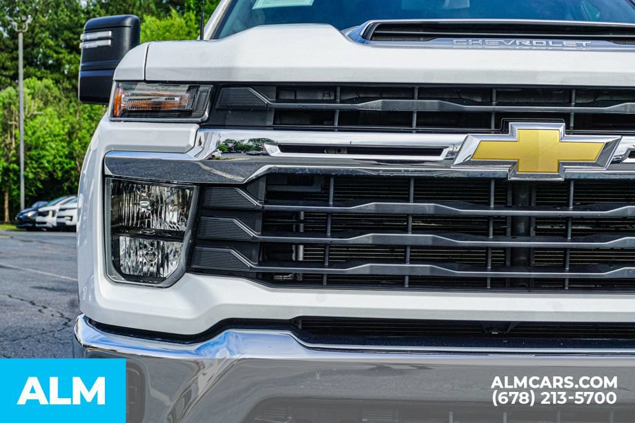 Used 2025 Chevrolet Silverado 2500 LT w/ Convenience Package AWD/4WD image 11