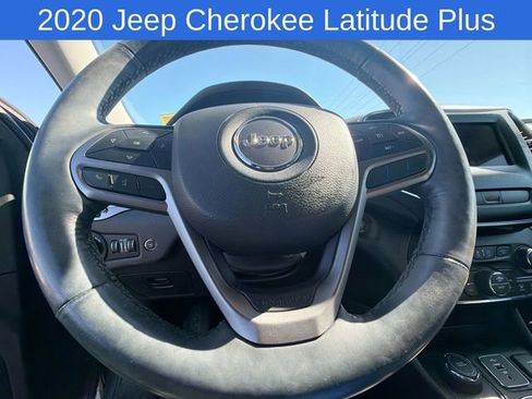 Used 2020 Jeep Cherokee Latitude Plus w/ Comfort/Convenience Group AWD/4WD image 17