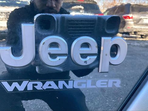 Used 2022 Jeep Wrangler Sport S image 28