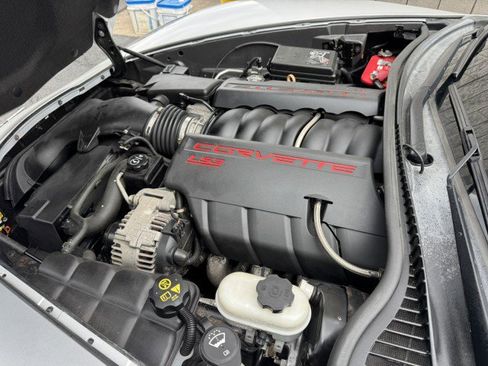 Used 2013 Chevrolet Corvette Coupe RWD image 5