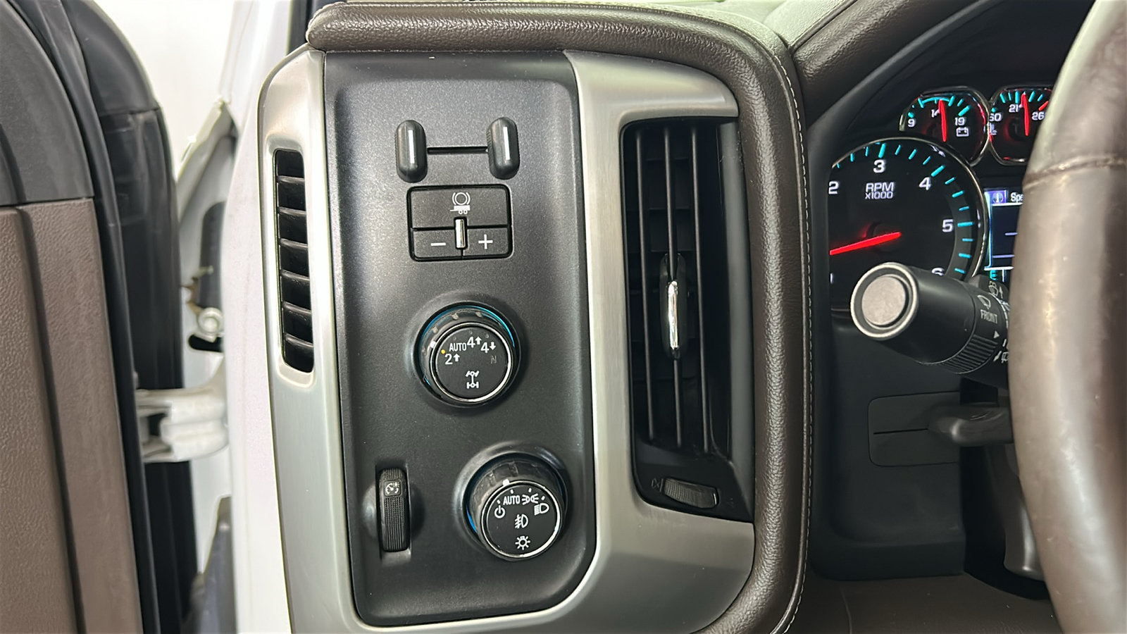 Used 2017 GMC Sierra 1500 SLT AWD/4WD image 24