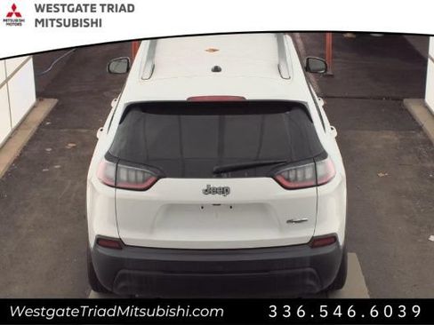 Used 2020 Jeep Cherokee Latitude FWD image 5