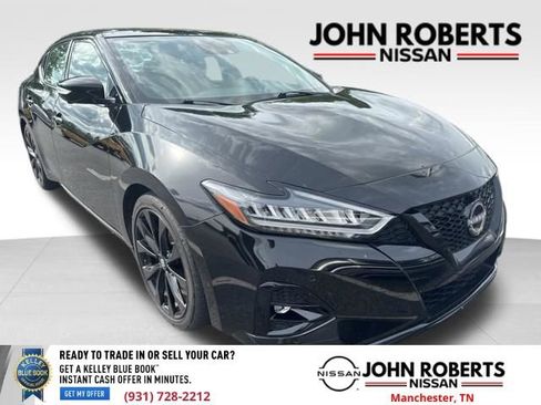 Used 2023 Nissan Maxima SR w/ Sport Mat Group FWD image 9