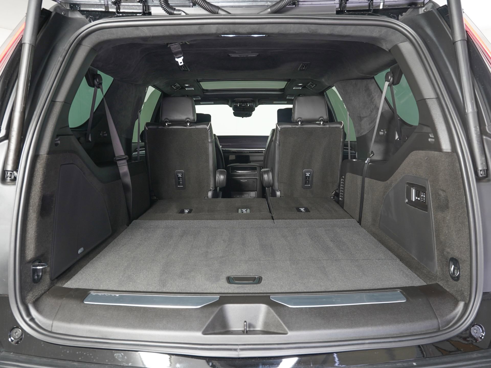 Used 2026 Cadillac Escalade ESV V w/ LPO, ONYX Package AWD/4WD image 13