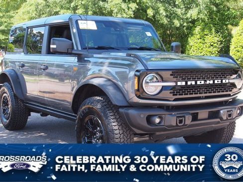 Certified 2025 Ford Bronco Badlands AWD/4WD image 1