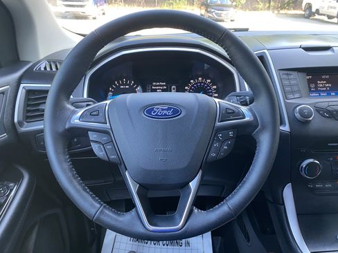 Used 2018 Ford Edge SEL FWD image 18