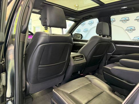Used 2025 Cadillac Escalade Sport w/ LPO, Floor Liner Package AWD/4WD image 20