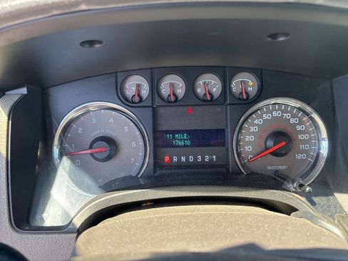 Used 2010 Ford F150 XLT image 4