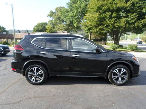 Used 2019 Nissan Rogue SV w/ Premium Package AWD/4WD image 8