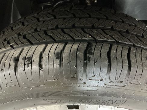 Used 2023 Nissan Frontier SV image 29