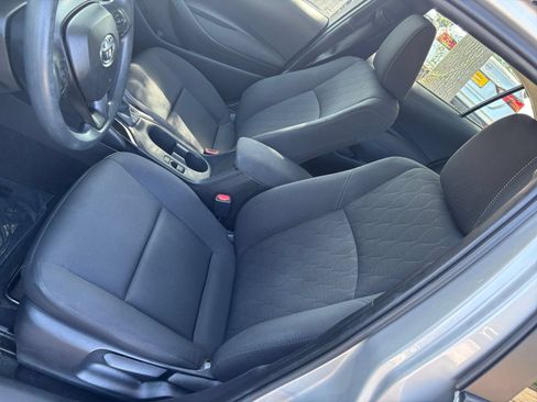 Used 2025 Toyota Corolla LE FWD image 34