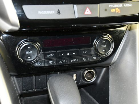 Used 2024 Mitsubishi Eclipse Cross SE image 28