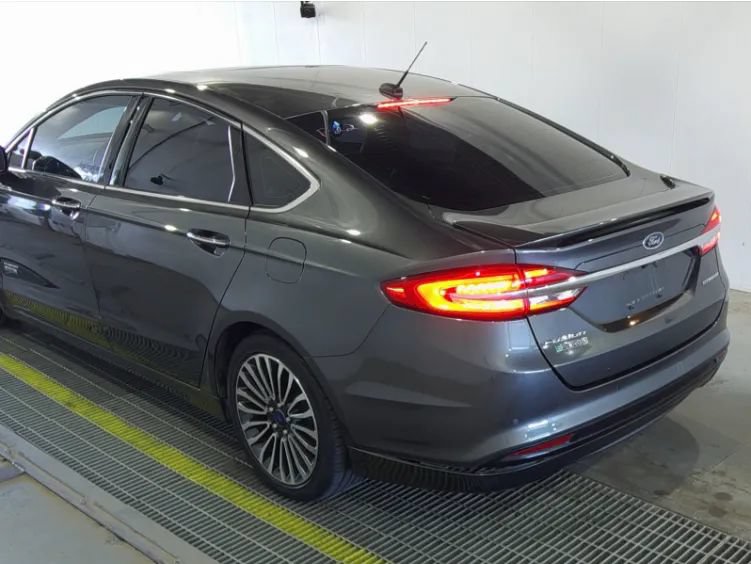 Used 2017 Ford Fusion Energi Titanium FWD image 3