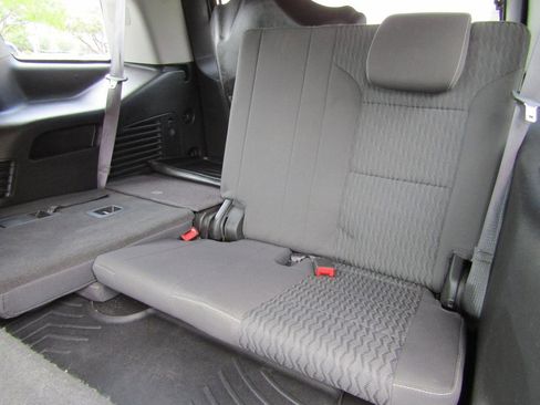 Used 2017 GMC Yukon SLE image 10