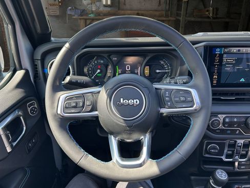 Used 2024 Jeep Wrangler High Altitude image 18